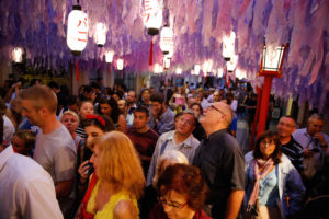 ¿Cómo hacer de la decoración de calles en fiestas patronales auténticas obras de arte?