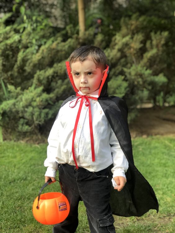 Cómo hacer un disfraz de Vampiro