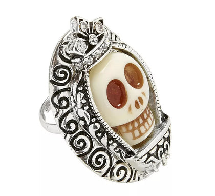Anillo Plateado con Calavera Blanca y Pedrería
