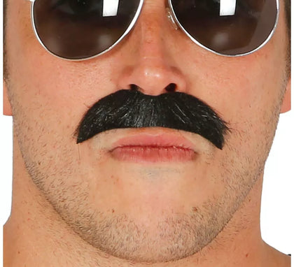 Bigote común, válido para muchos disfraces