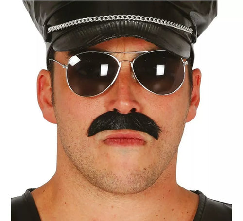 Bigote común, válido para muchos disfraces