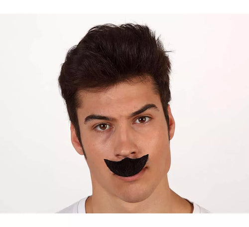 Bigote curvado negro