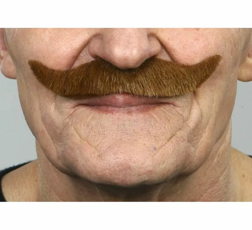 Bigote de Inglés castaño