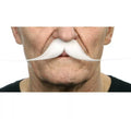 Bigote grande blanco