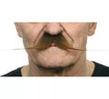 Bigote grande castaño