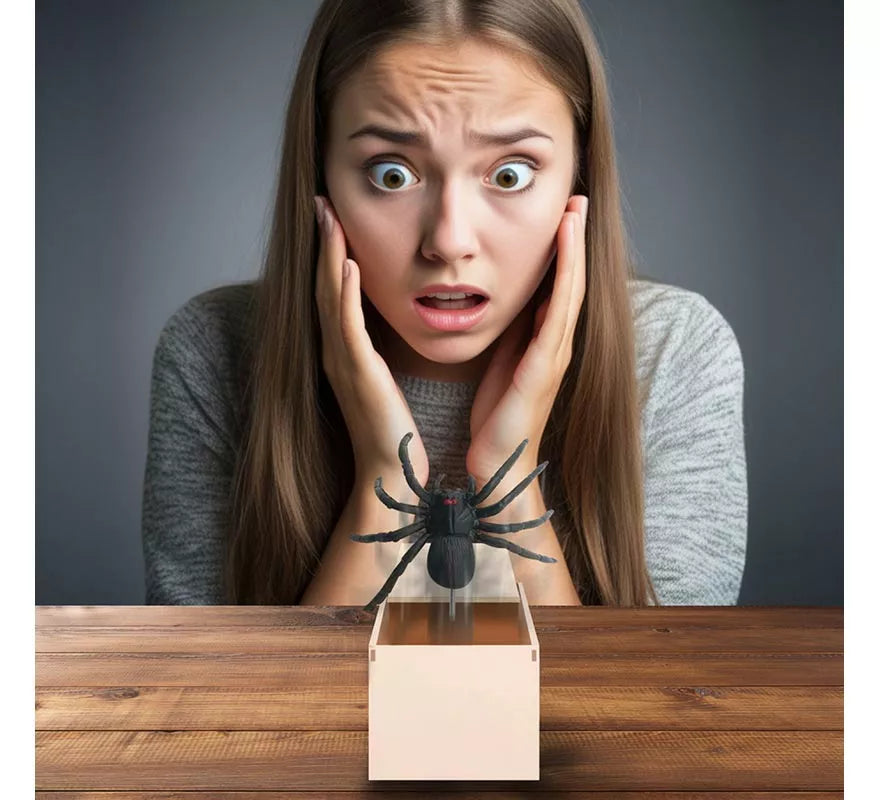 Caja de Madera con Araña de Broma
