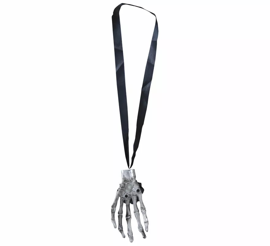 Collar con Cinta y Mano Esqueleto Grande