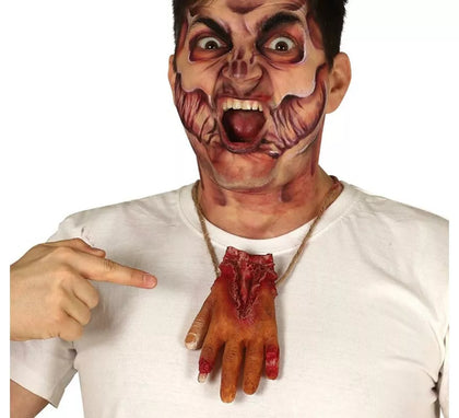 Collar con Mano Sangrienta
