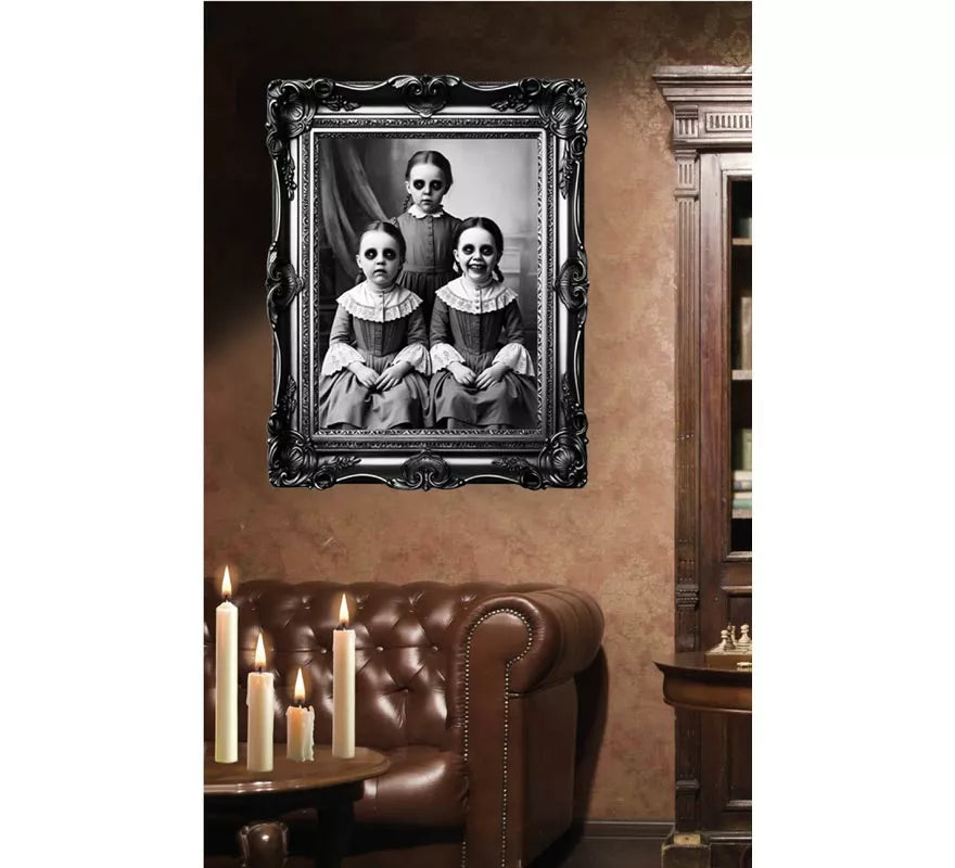 Cuadro Adhesivo de Terror Niñas de 58x45 cm