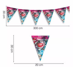Dangerous Harlequina Paper Pennant 300 cm 19X27 cm