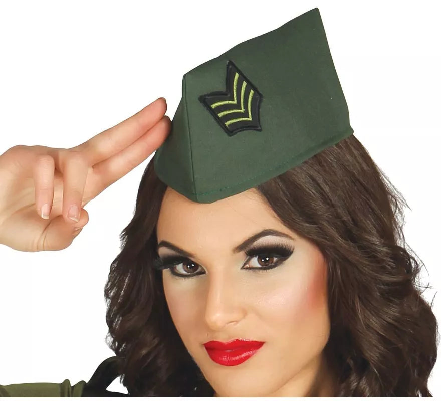 Translation missing: en.Gorro Militar de color verde con insignia