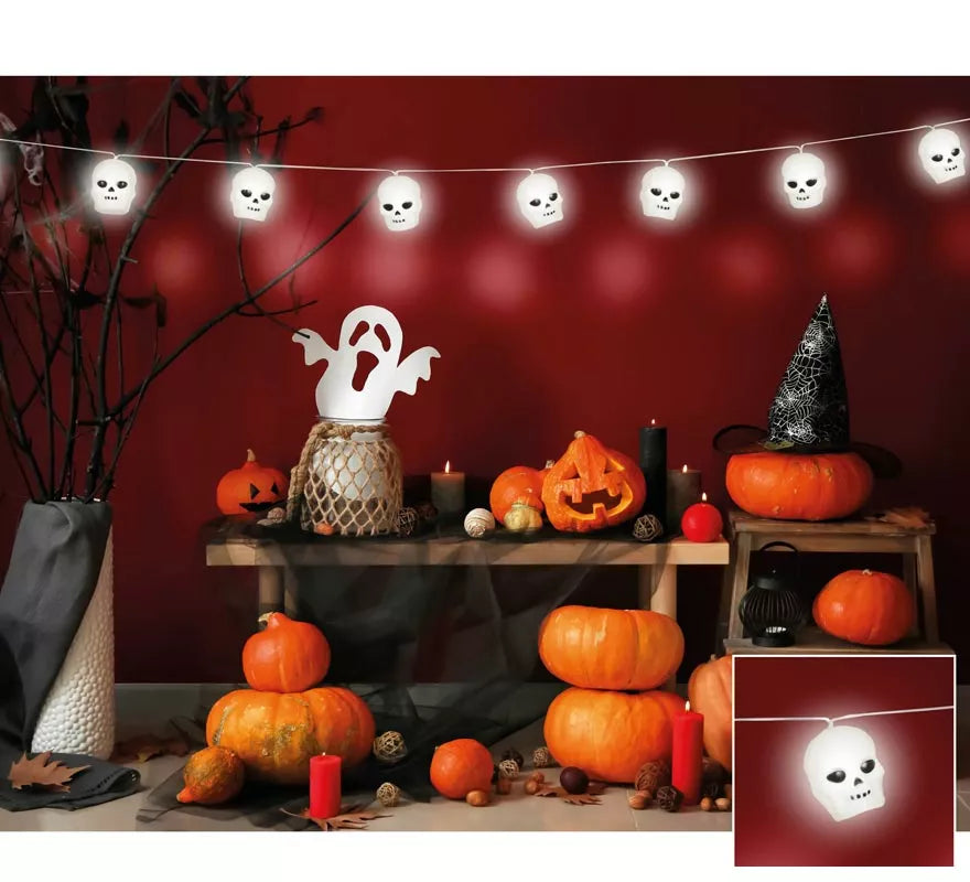 Guirnalda de 12 Calaveras con Luz 180 Cm