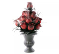Jarrón con rosas y telarañas de 15x15x34 cm