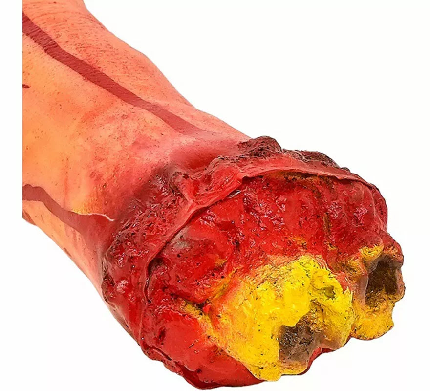 Mano Amputada con Sangre