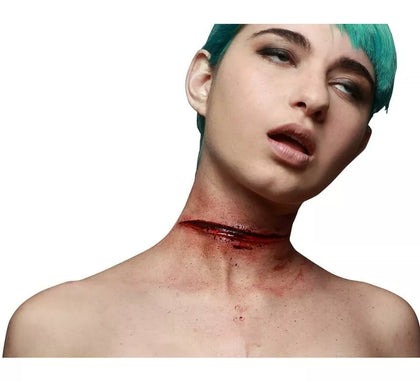 Maquillaje FXs Corte en el Cuello de Látex