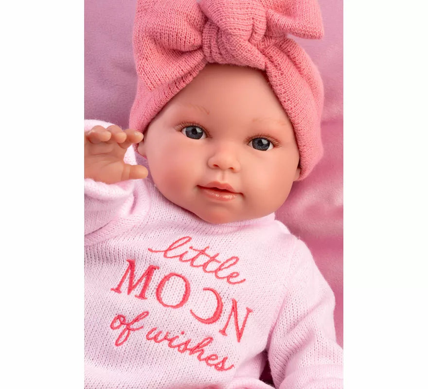 Translation missing: en.Muñeca Olivia Llorona de 38 cm con Cojín, Biberón y Chupete