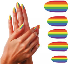 Pacote com 12 unhas coloridas com cola.