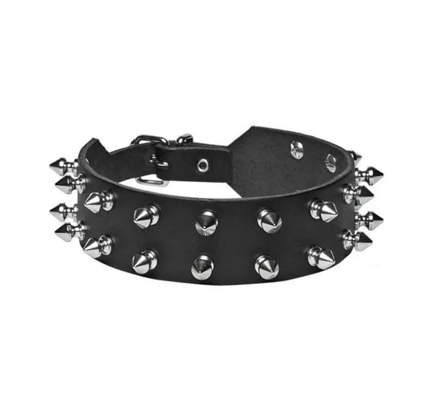 Translation missing: en.Pulsera negra con pinchos plateados