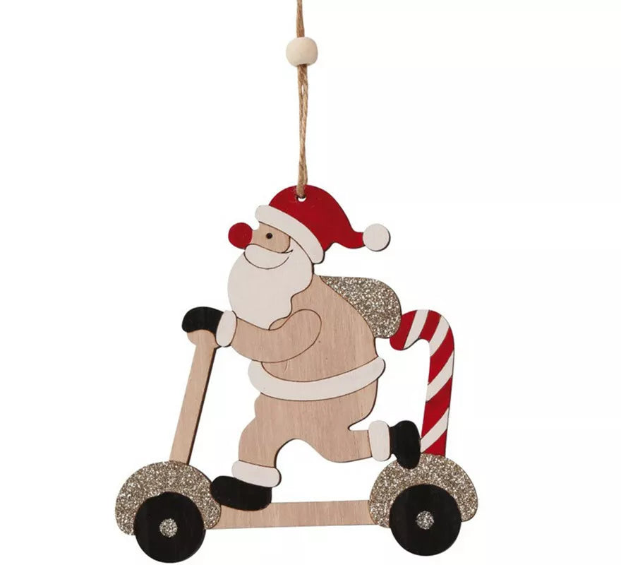 Santa en Patinete de Madera Colgante de 12,5 cms