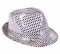 Sombrero con lentejuelas en varios colores
