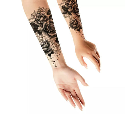 Tatuaje de Rosas blanco y negro