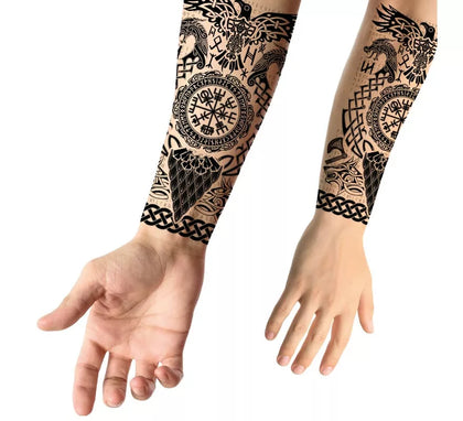 Tatuaje de Vikingo con Símbolos